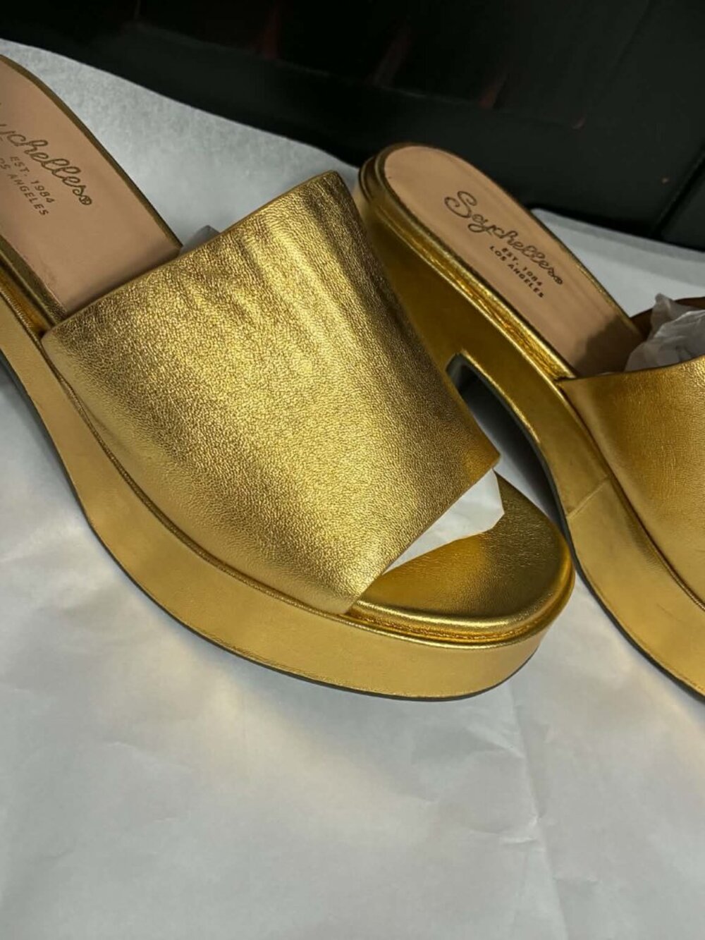 Seychelles Women's 6 Gold Leather Platform Sandal